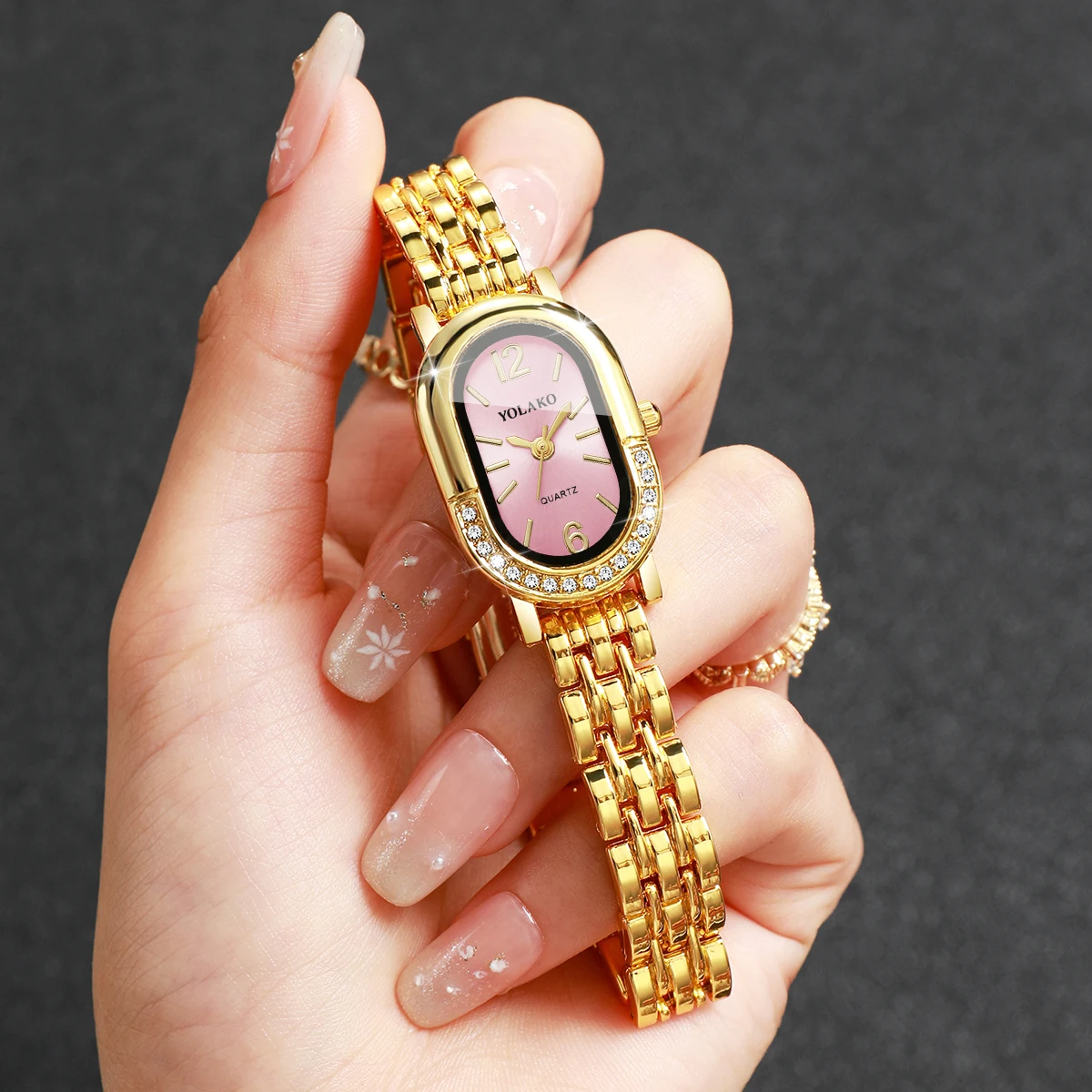 Luxury Watch Display Case - ساعة كوارتز نسائية فاخرة مرصعة بالكريستال،