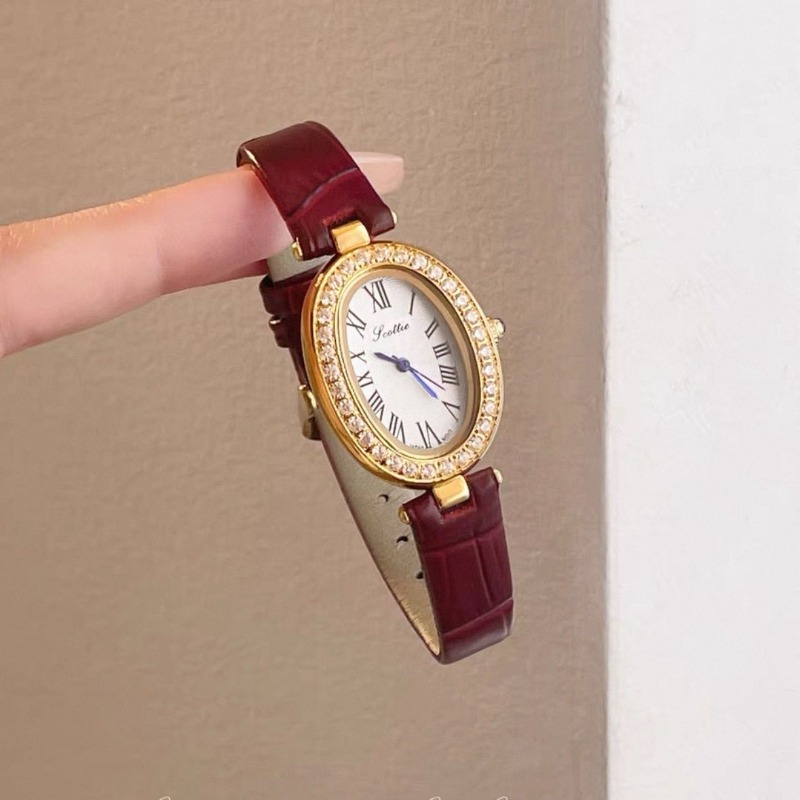 Luxury Watch Diamond - ساعة تشومو النسائية بحزام مرصع بالألماس