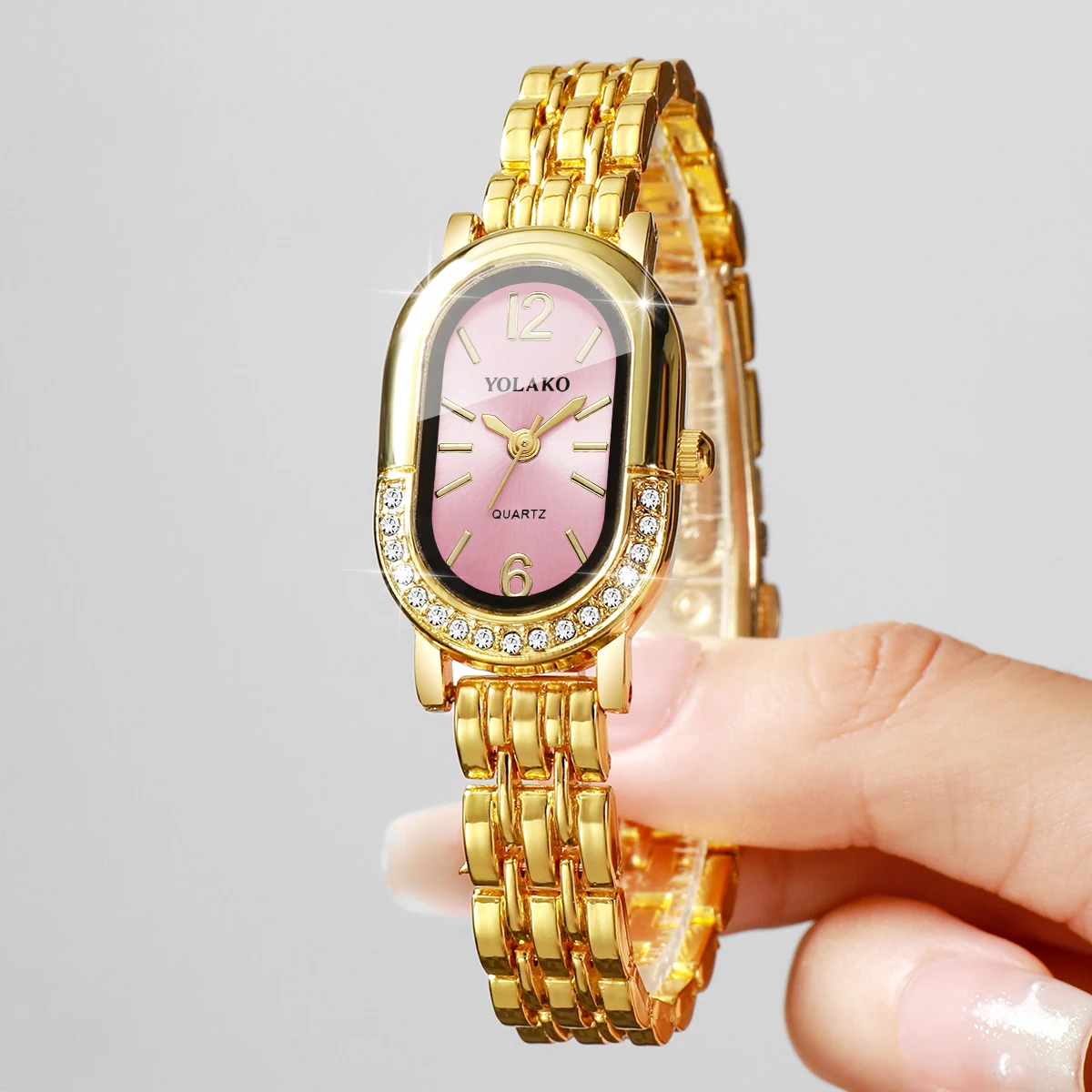 ساعة كوارتز نسائية فاخرة مرصعة - مراجعة Luxury Watch Display Case وسعره
