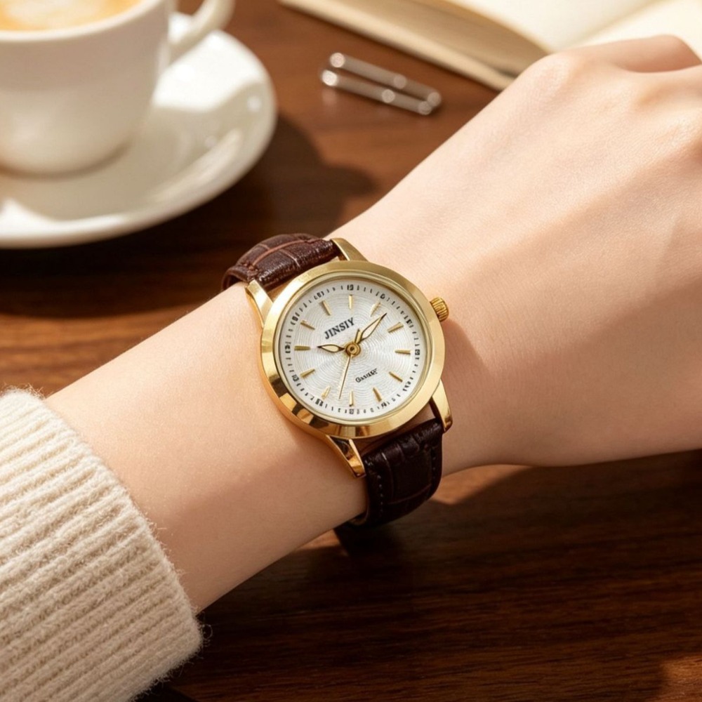 ساعة يد نسائية فاخرة بحزام جلد - مراجعة Luxury Watch With Leather Strap وسعره