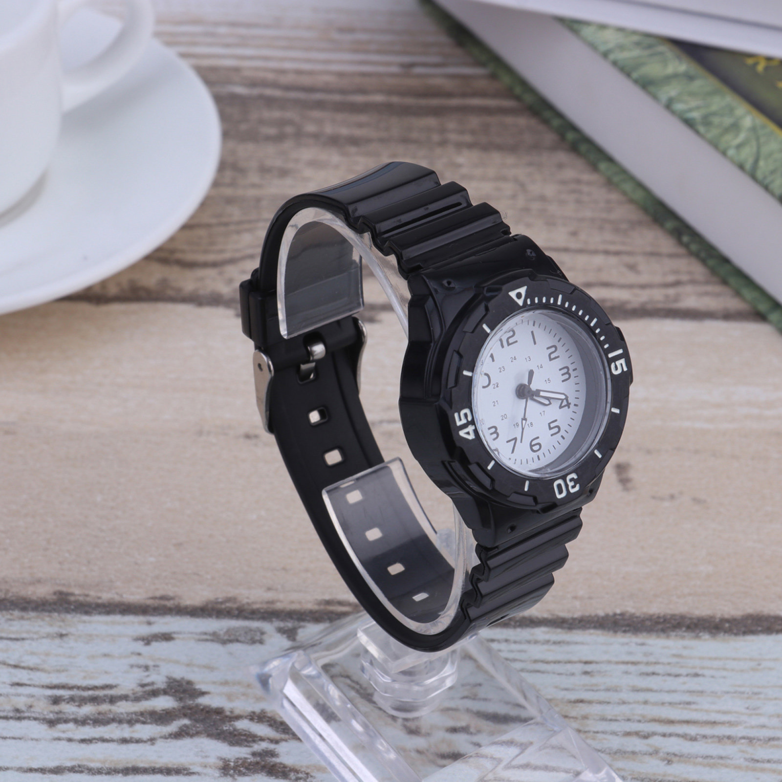 ساعة يد للأطفال بتصميم رياضي،  - مراجعة Luxury Watch Gold And Black وسعره