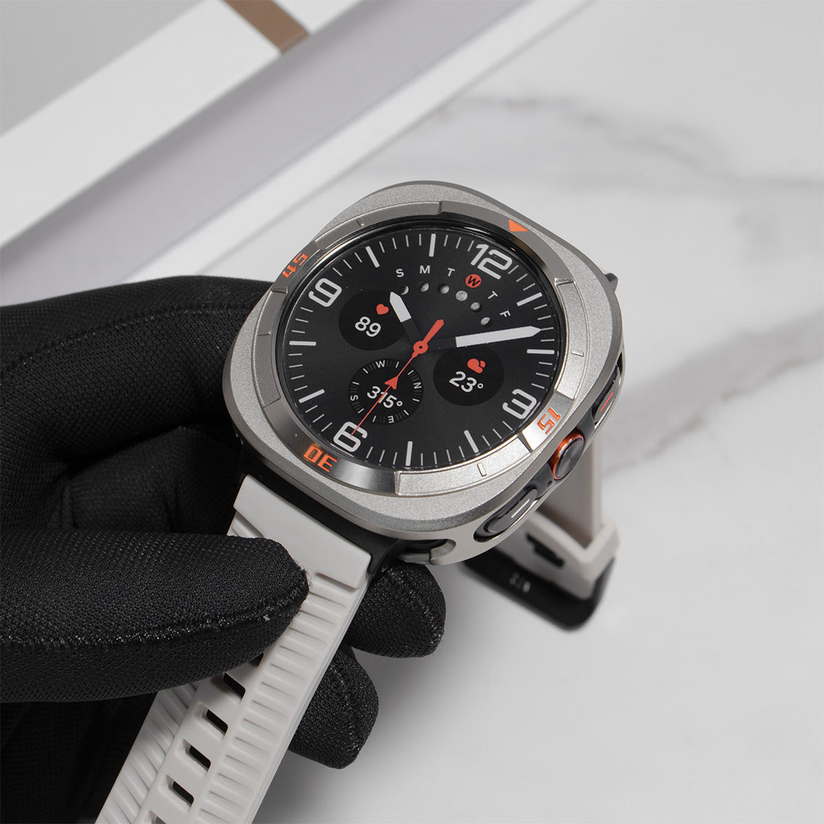 غلاف معدني فاخر لساعة سامسونج  - مراجعة Luxury Watch Galaxy وسعره