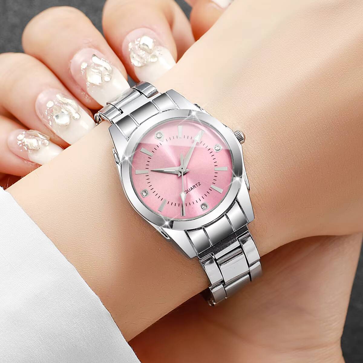 ساعات نسائية فاخرة من حجر الرا - مراجعة Luxury Watch Display Case وسعره