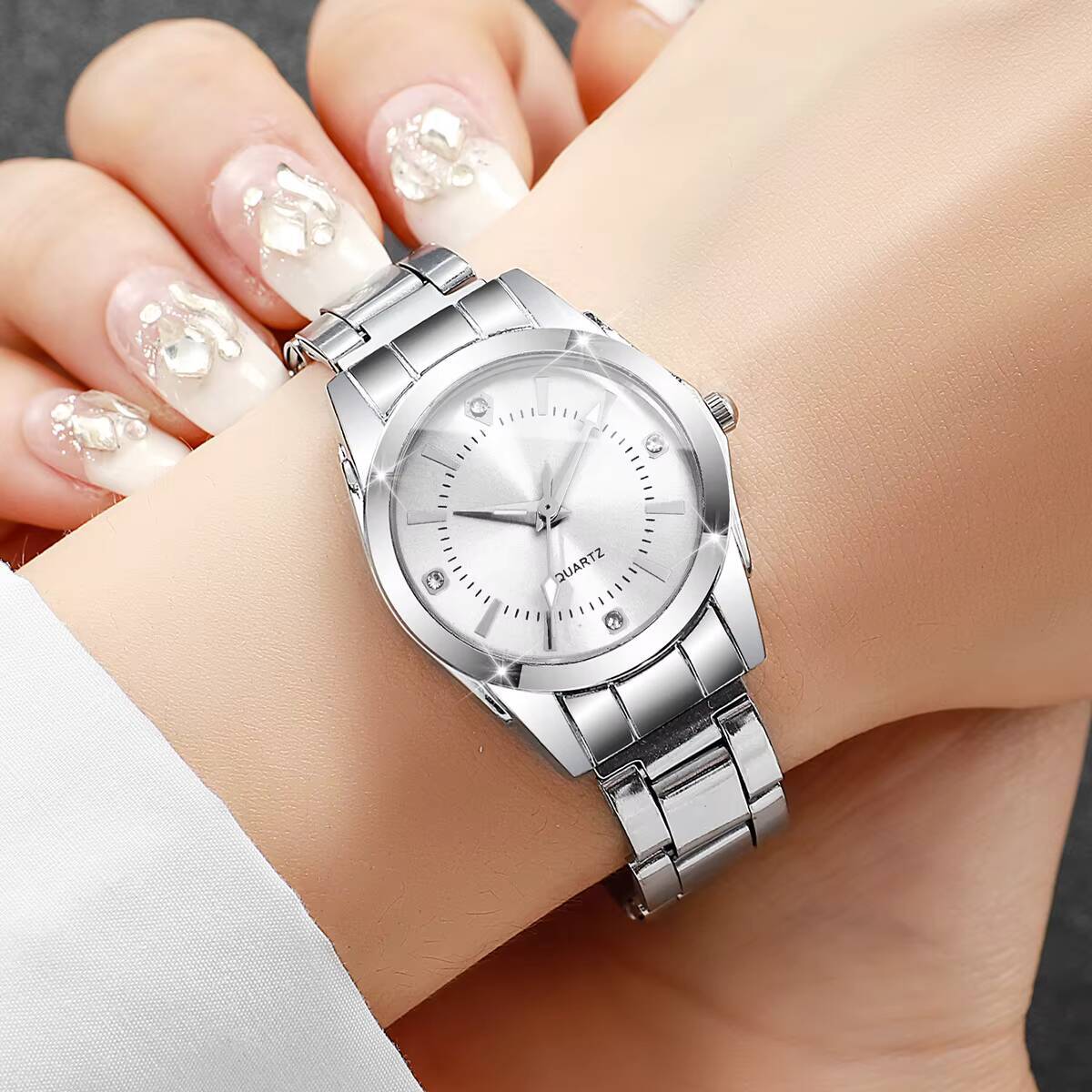 ساعات نسائية فاخرة من حجر الرا - مراجعة Luxury Watch Display Case وسعره