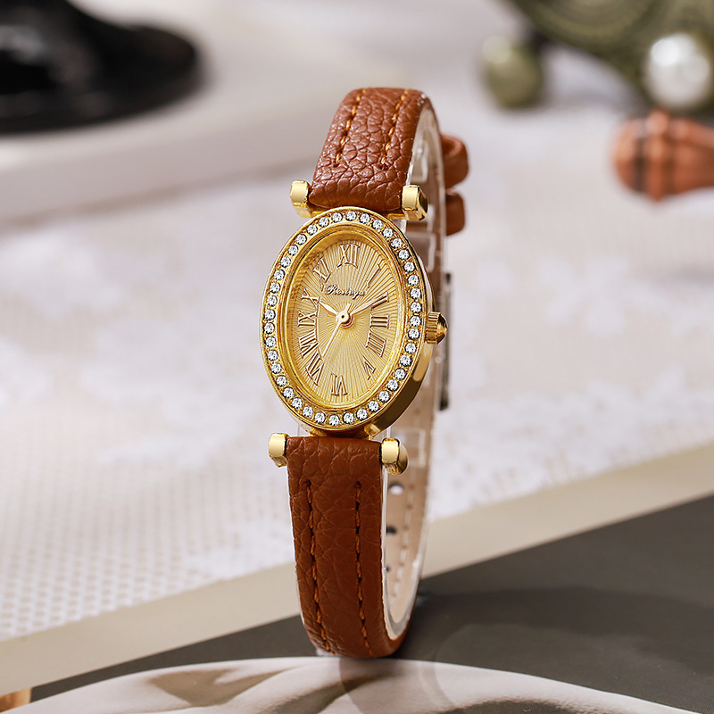 ساعة فاخرة للنساء بتصميم أنيق  - مراجعة Luxury Watch With Leather Strap وسعره