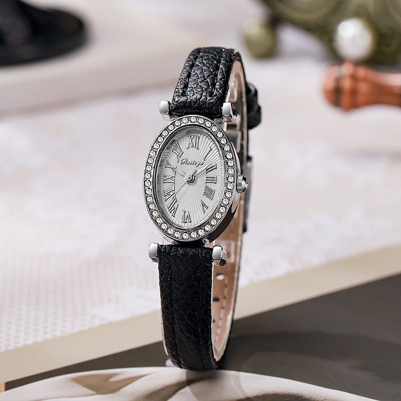 ساعة فاخرة للنساء بتصميم أنيق  - مراجعة Luxury Watch With Leather Strap وسعره